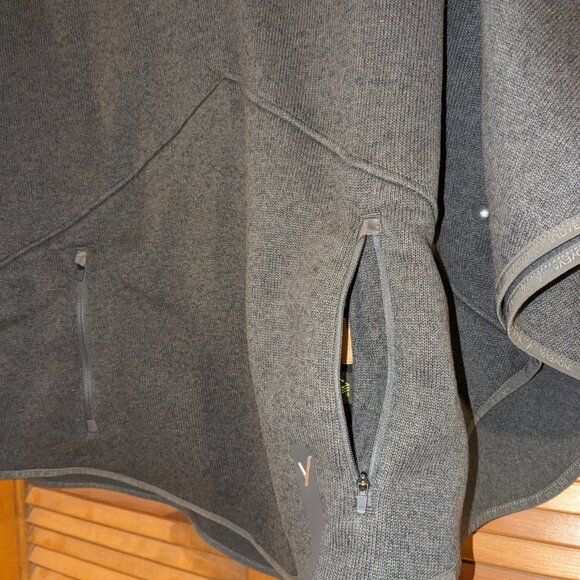 INDYEVA Satu Poncho Fleece Polartec Pullover Snap Shawl Size Small Dark Gray - Picture 13 of 13